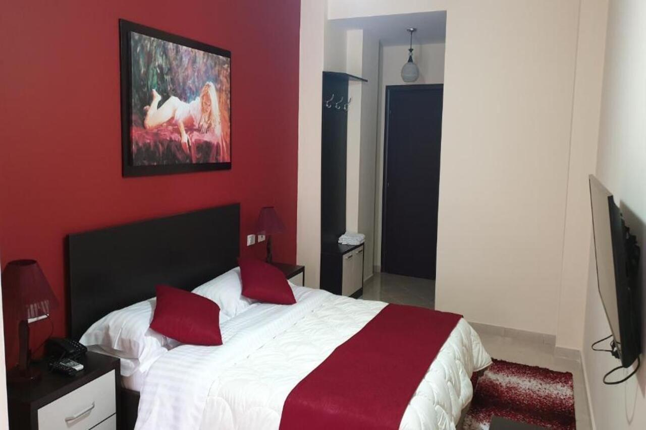 Haris Hotel Vlorë Εξωτερικό φωτογραφία