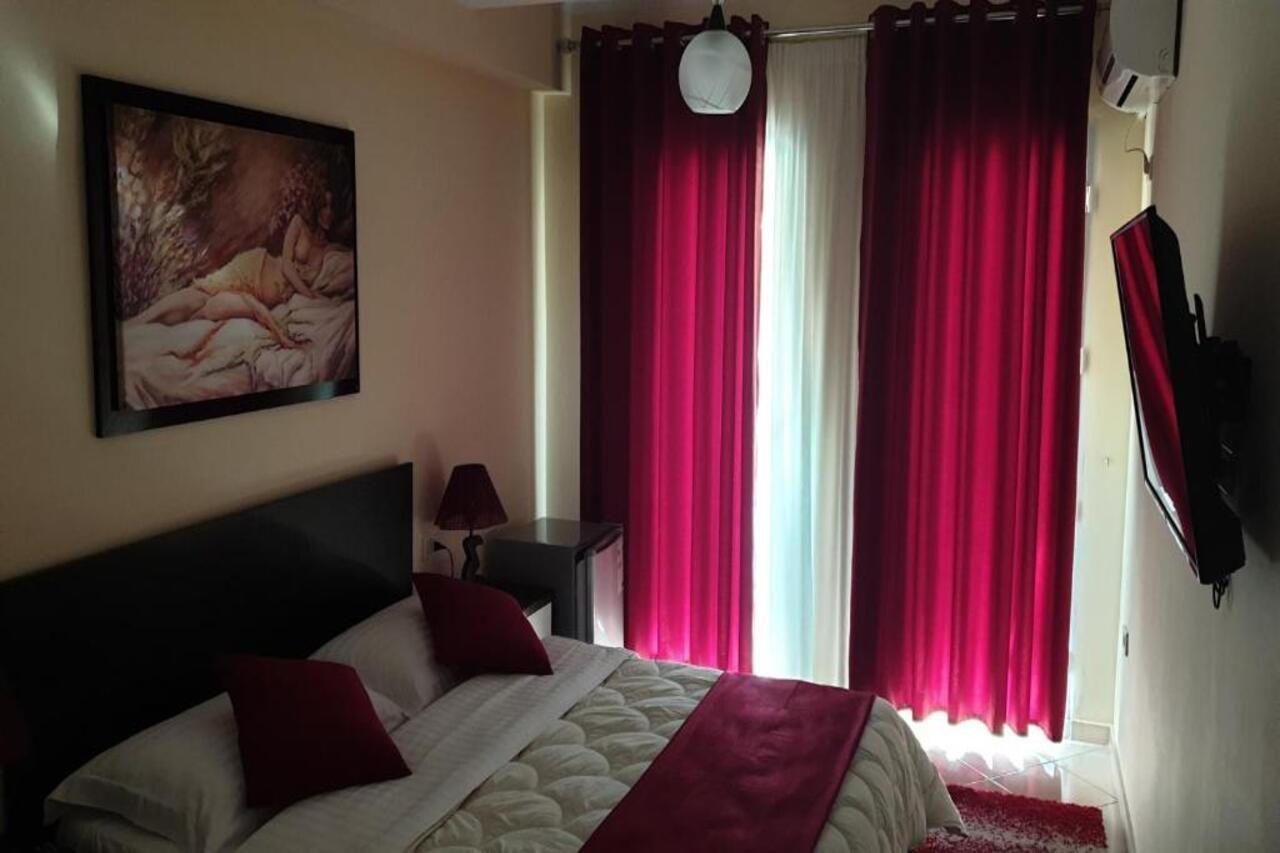 Haris Hotel Vlorë Εξωτερικό φωτογραφία