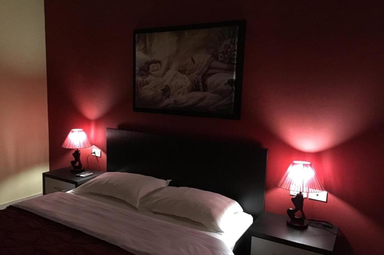 Haris Hotel Vlorë Εξωτερικό φωτογραφία