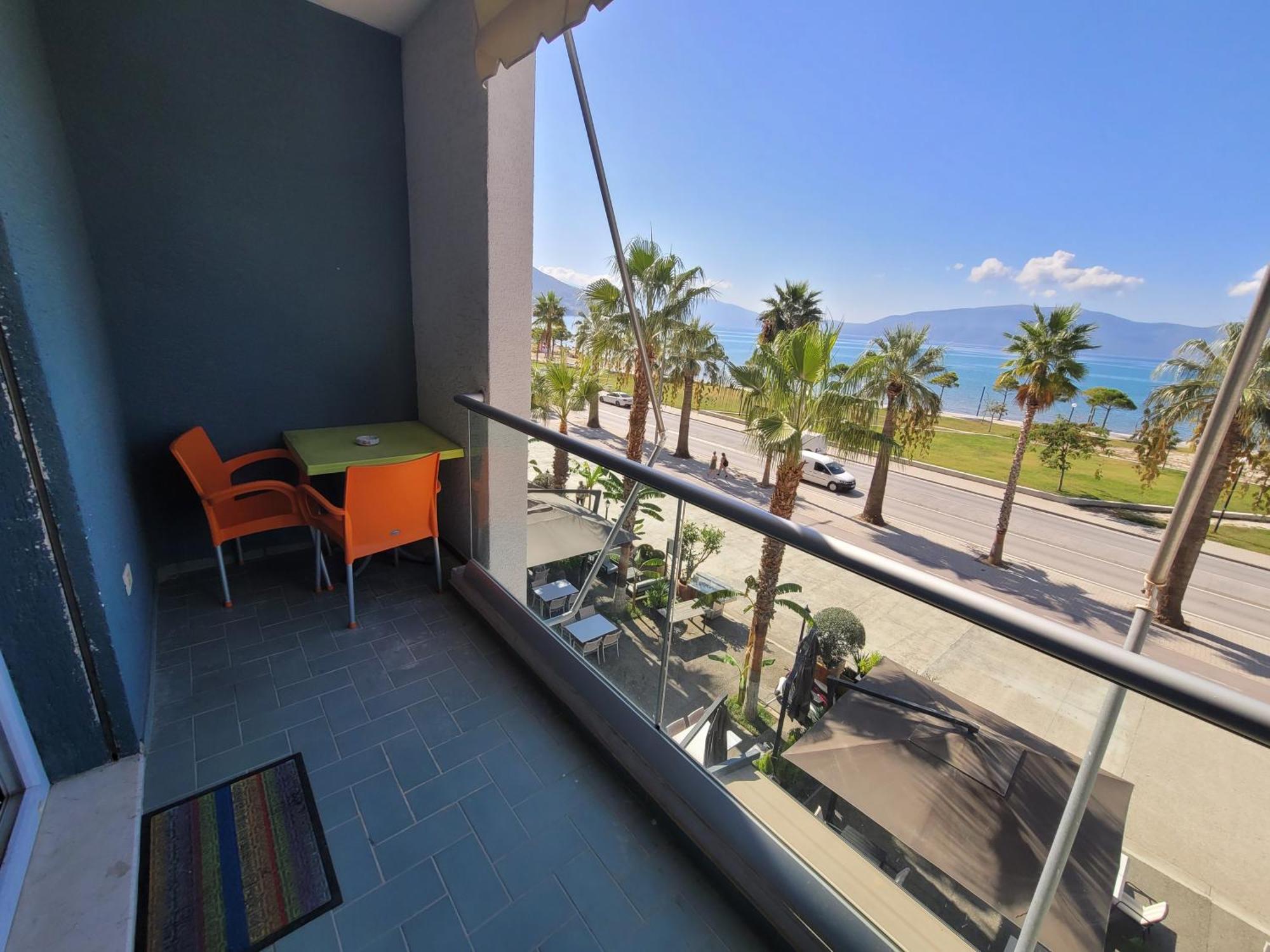 Haris Hotel Vlorë Εξωτερικό φωτογραφία