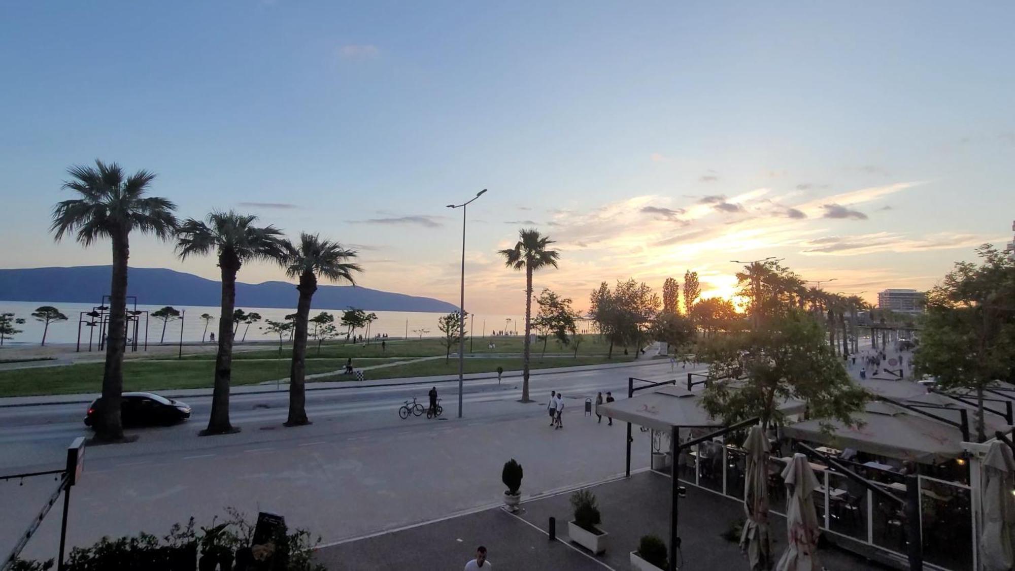 Haris Hotel Vlorë Εξωτερικό φωτογραφία