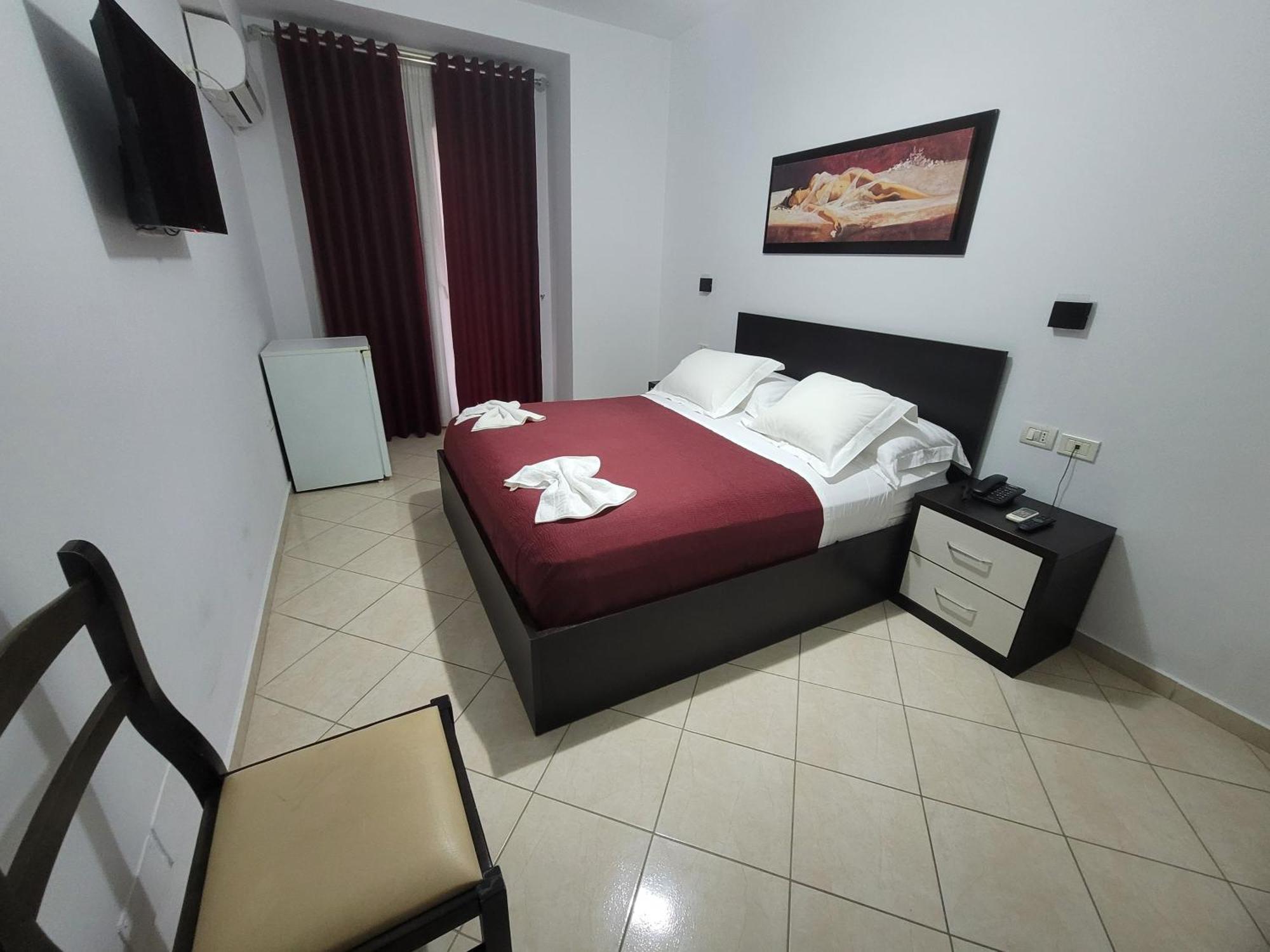 Haris Hotel Vlorë Εξωτερικό φωτογραφία