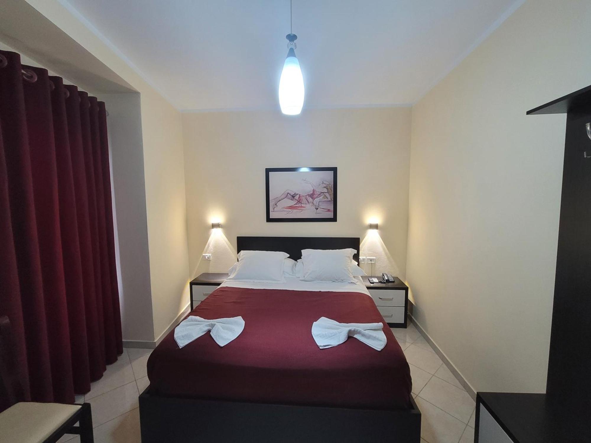 Haris Hotel Vlorë Εξωτερικό φωτογραφία