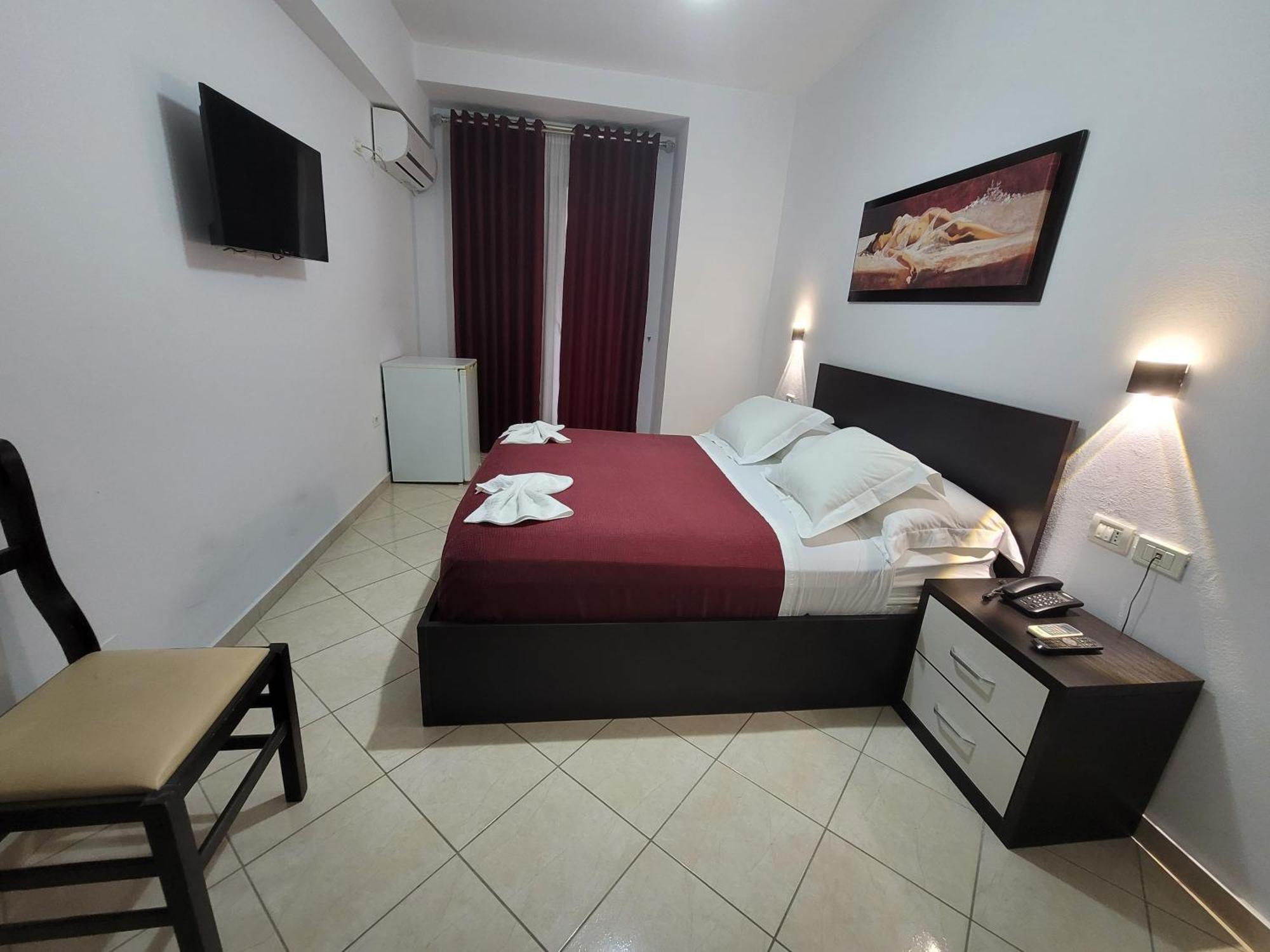 Haris Hotel Vlorë Εξωτερικό φωτογραφία