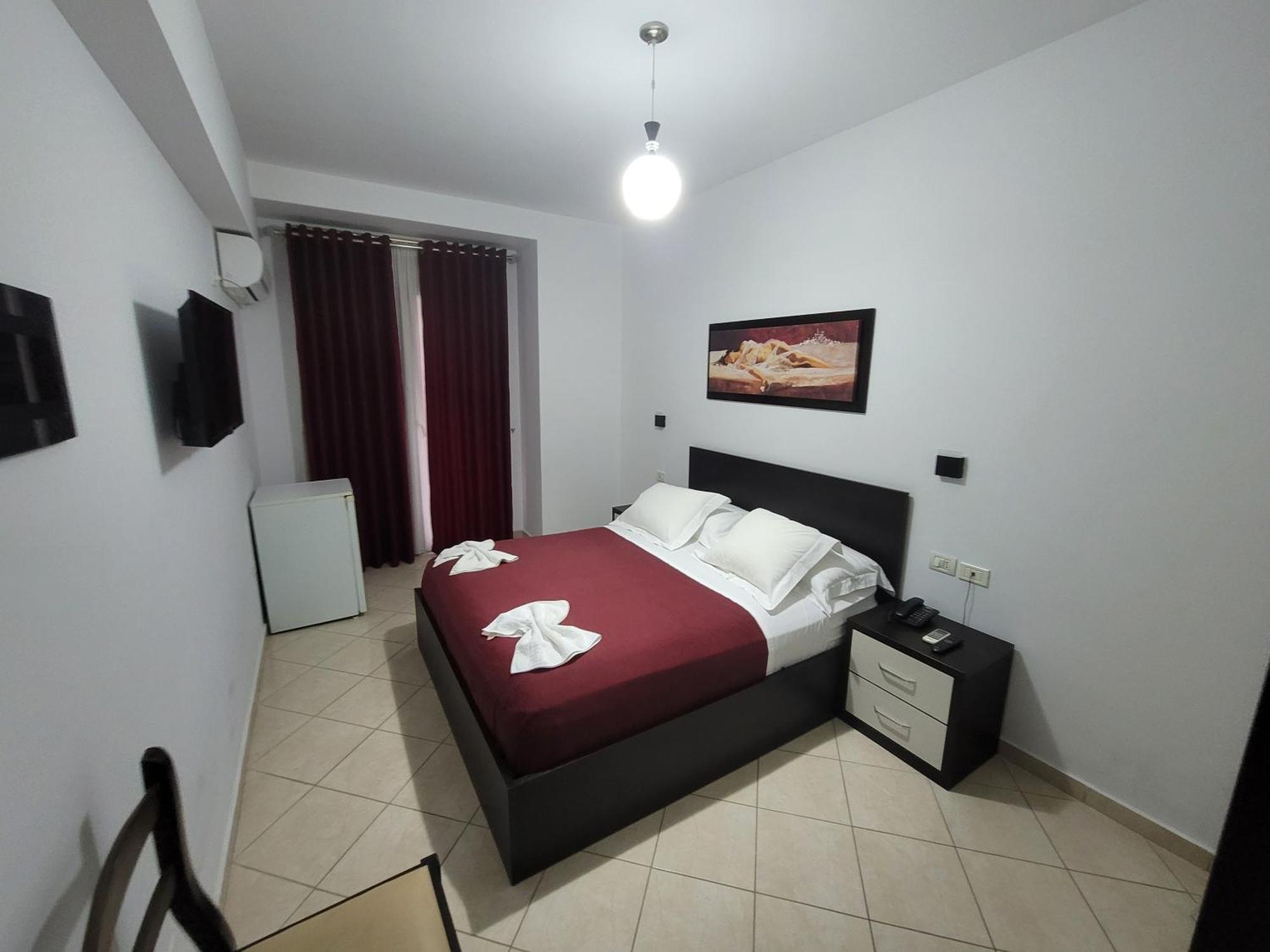 Haris Hotel Vlorë Εξωτερικό φωτογραφία