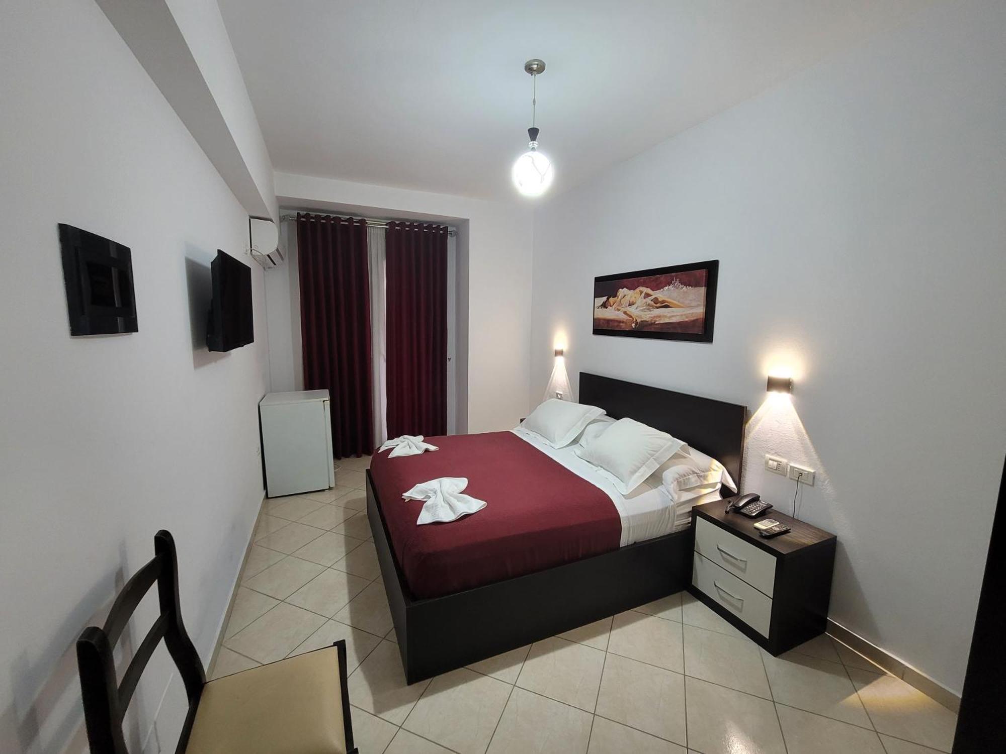 Haris Hotel Vlorë Εξωτερικό φωτογραφία