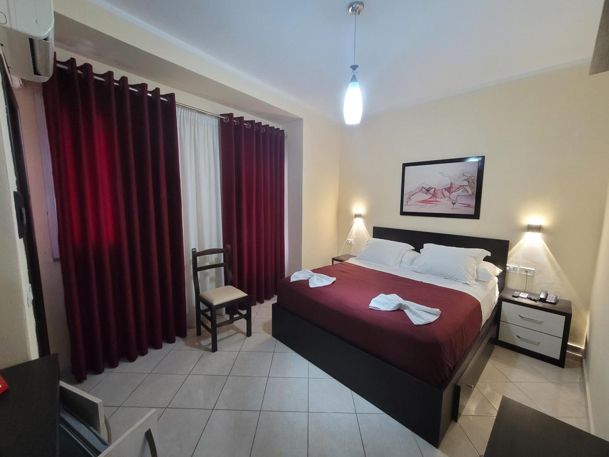 Haris Hotel Vlorë Εξωτερικό φωτογραφία