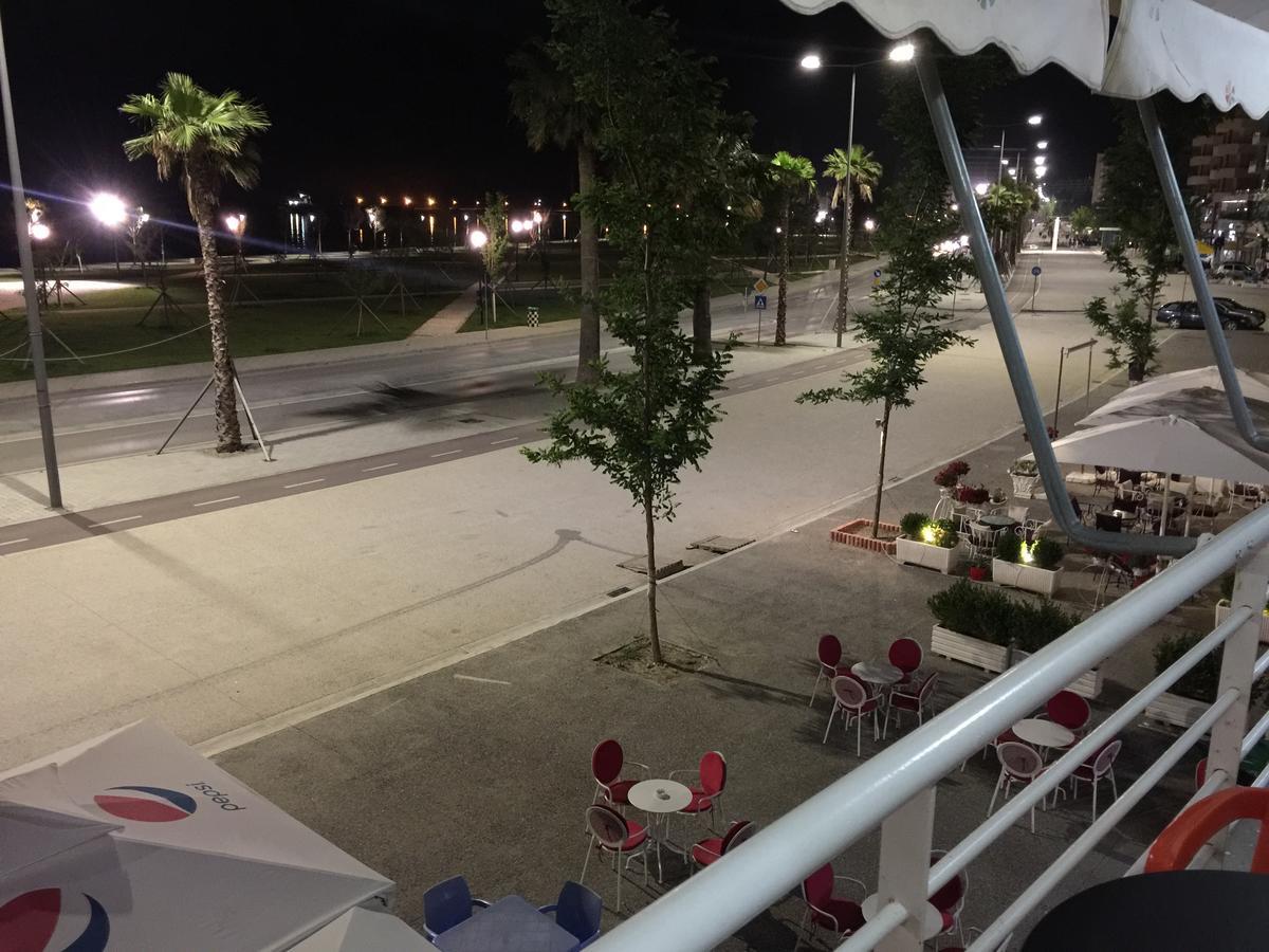Haris Hotel Vlorë Εξωτερικό φωτογραφία