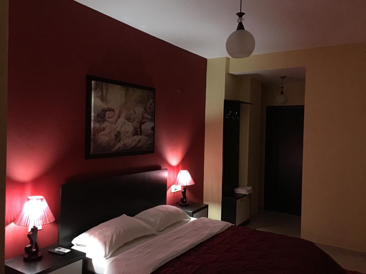 Haris Hotel Vlorë Εξωτερικό φωτογραφία