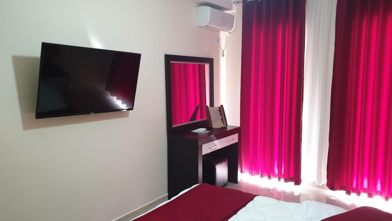 Haris Hotel Vlorë Εξωτερικό φωτογραφία